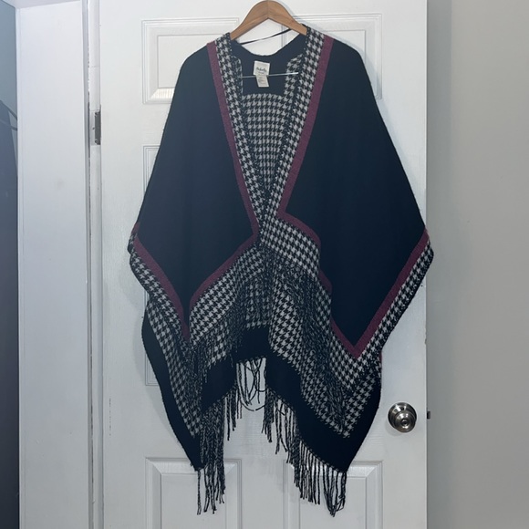 RAFAELLA WEEKEND WRAP SHAWL SCARF-preowned condition - Picture 4 of 11